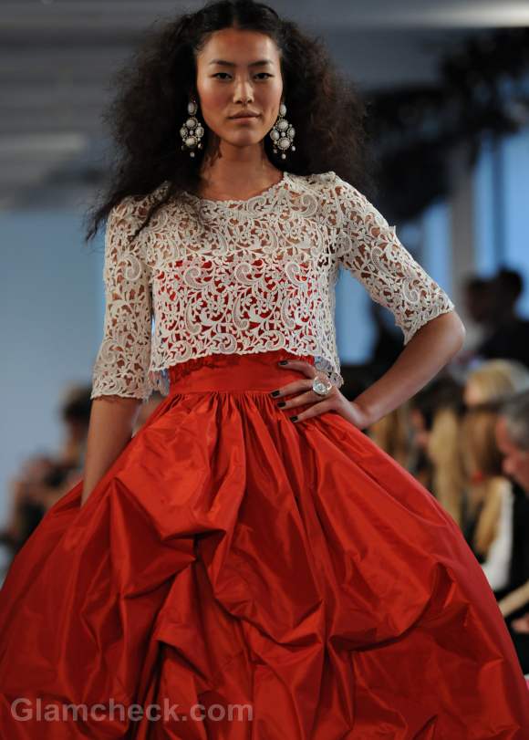 Style Pick of The Day:  Feminine Off white Lace Cropped Top