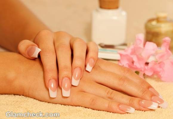 DIY Nail Art : French Manicure