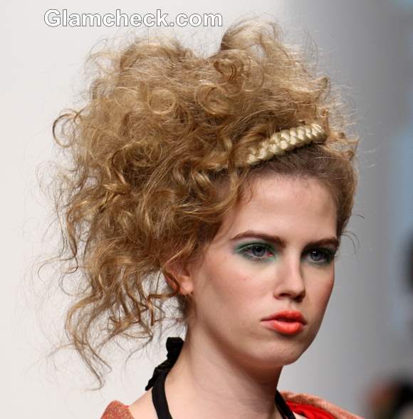 Hairstyle DIY - Big Curly updo with a wraparound Priti by Design Presentation