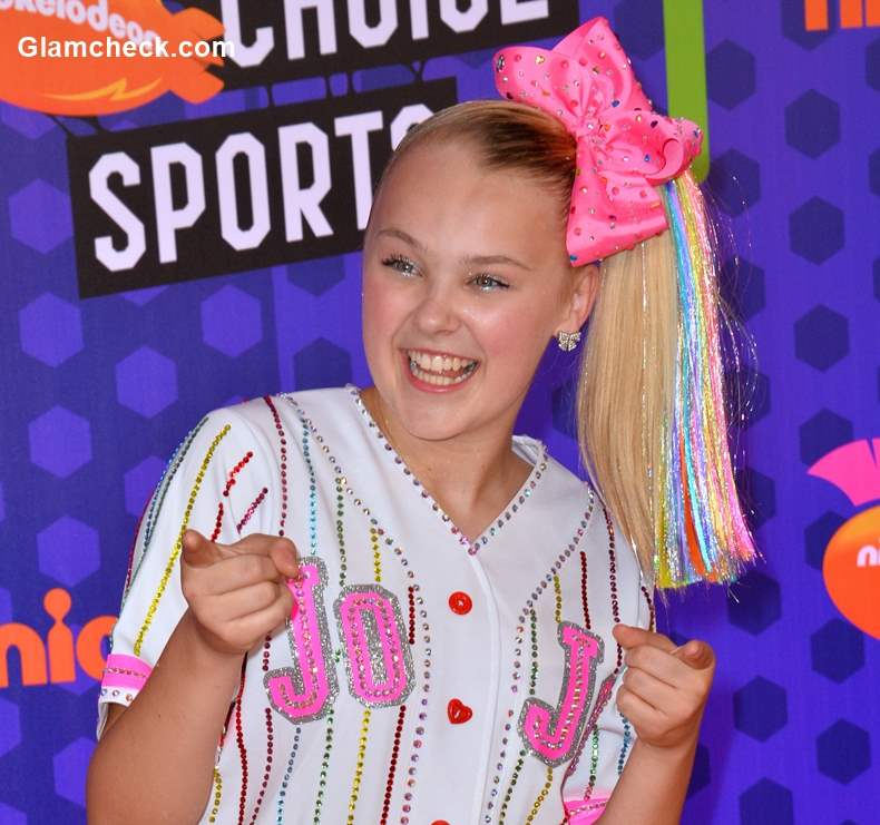 Candy Bow Hair Accessory Hairstyle - JoJo Siwa