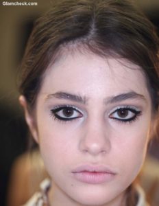 Silver Sparkly Eye Makeup – DIY